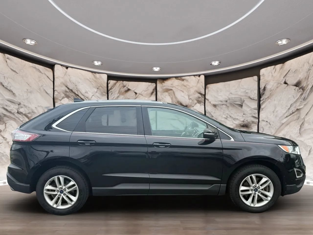 Used 2017 Ford Edge SEL w/ Cargo Accessory Package AWD/4WD image 8