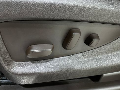 Used 2018 Chevrolet Tahoe Premier image 18