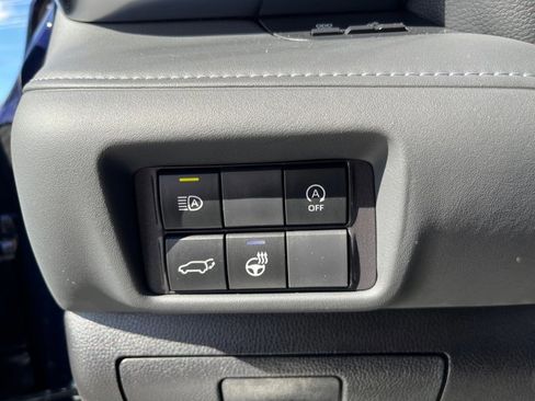 Used 2023 Toyota Highlander Limited AWD/4WD image 23