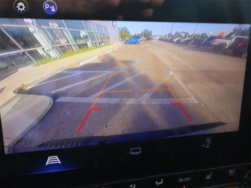 Used 2023 Chevrolet Colorado ZR2 w/ ZR2 Convenience Package III image 4