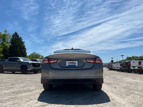 Used 2022 Chevrolet Malibu LT FWD image 9