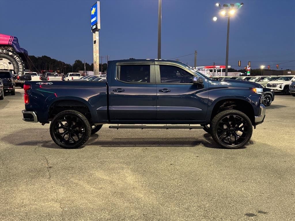 Used 2020 Chevrolet Silverado 1500 LT w/ All-Star Edition AWD/4WD image 2
