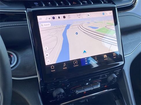 Used 2023 Jeep Grand Cherokee 4WD 4xe image 29