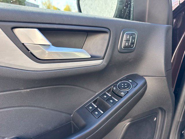 Used 2023 Ford Escape Platinum AWD/4WD image 10