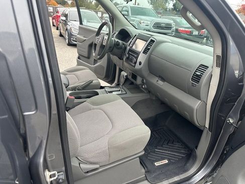 Used 2019 Nissan Frontier SV image 24