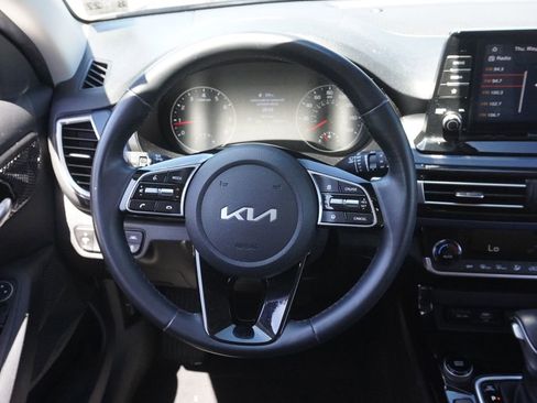 Used 2023 Kia Seltos S AWD/4WD image 34