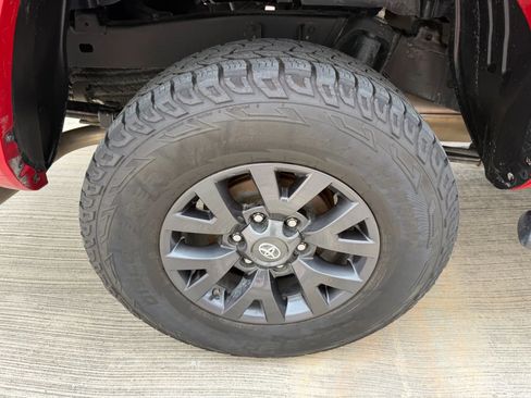 Used 2020 Toyota Tacoma SR5 image 36