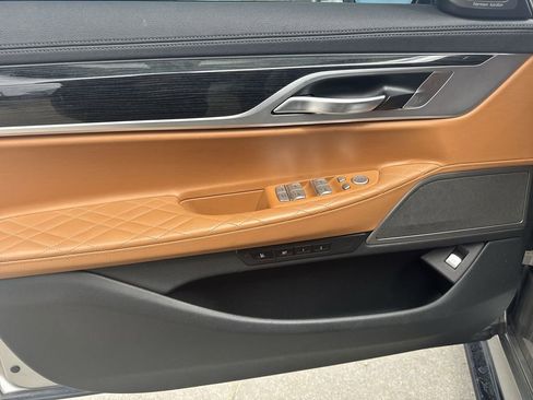 Used 2020 BMW 740i w/ Luxury Rear Seating Package image 15
