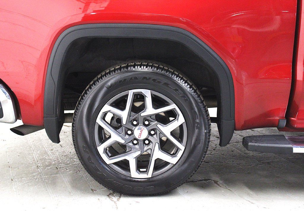 Used 2024 GMC Sierra 1500 SLT w/ SLT Premium Plus Package AWD/4WD image 39