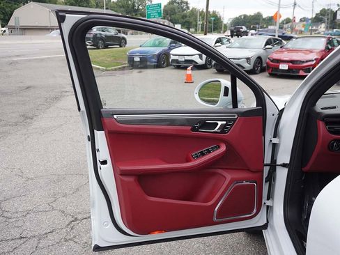 Used 2024 Porsche Macan GTS image 26