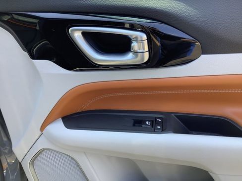 Used 2024 Jeep Compass Limited image 37