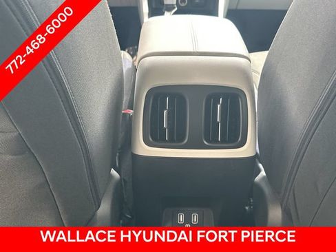 Used 2022 Hyundai Tucson SEL FWD image 17