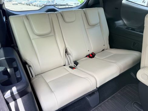 Used 2019 Subaru Ascent Limited AWD/4WD image 16