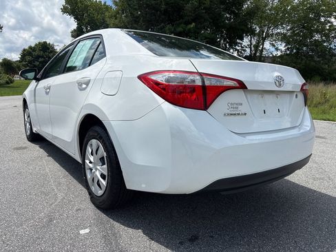 Used 2015 Toyota Corolla L FWD image 3