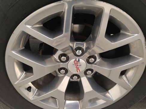 Used 2019 GMC Yukon SLE w/ SLE Value Package image 31