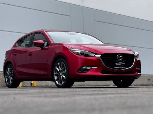 Used 2018 MAZDA MAZDA3 Grand Touring image 9