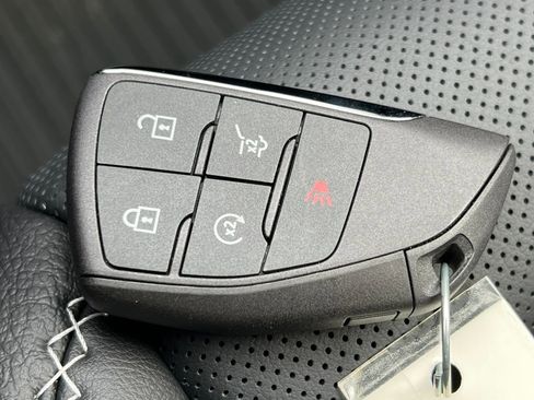 New 2026 GMC Terrain Denali w/ LPO, Floor Liner Package image 32