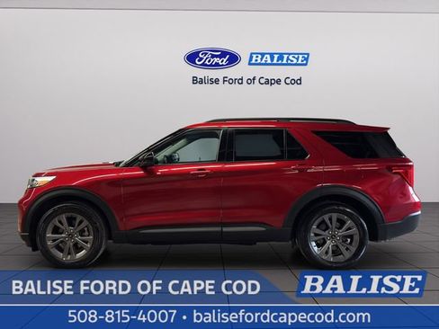Used 2023 Ford Explorer XLT w/ Equipment Group 202A AWD/4WD image 3