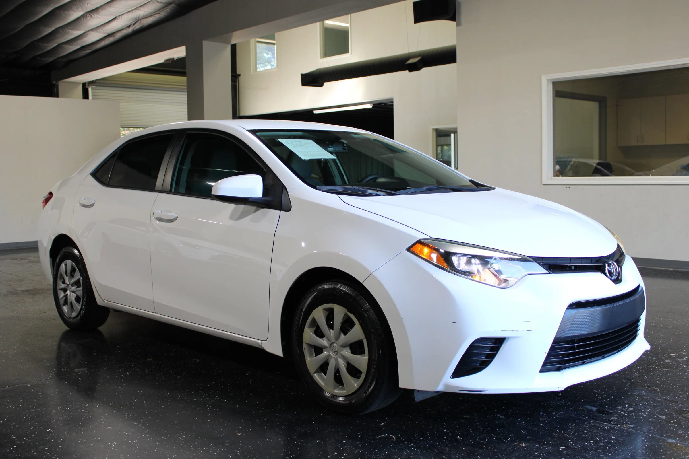 Used 2014 Toyota Corolla L FWD image 1