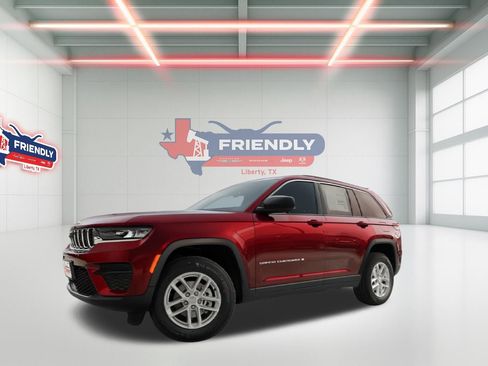 New 2026 Jeep Grand Cherokee Laredo image 1