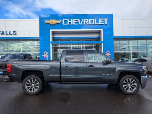 Used 2018 Chevrolet Silverado 1500 LT w/ All Star Edition image 36