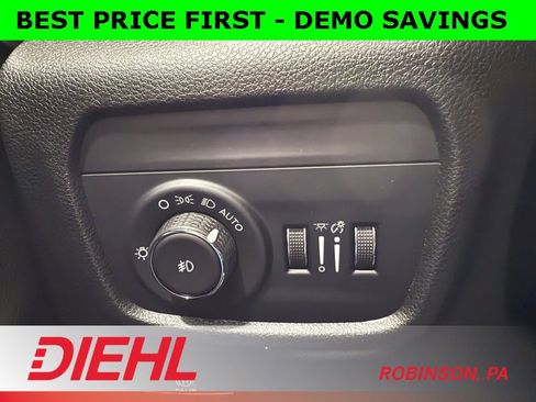 New 2025 Jeep Grand Cherokee Limited w/ Black Appearance Package image 25