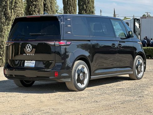 New 2025 Volkswagen ID. Buzz Pro S Plus image 4