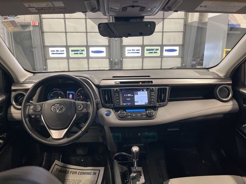 Used 2017 Toyota RAV4 Limited image 28