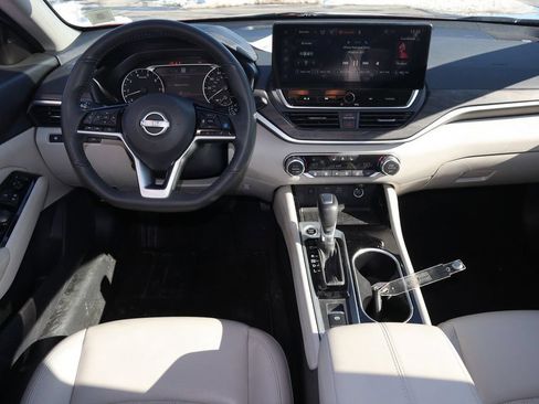 Certified 2025 Nissan Altima 2.5 SL FWD image 18
