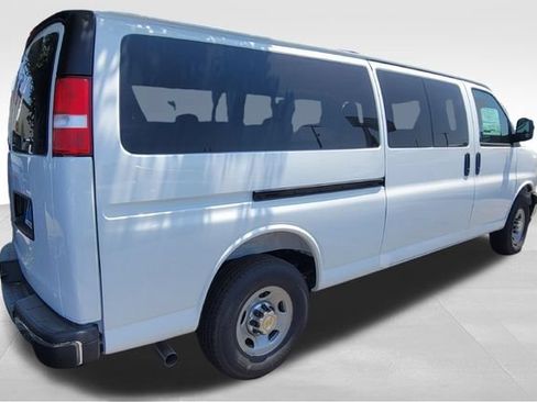 New 2026 Chevrolet Express 3500 LT w/ LT Preferred Equipment Group RWD image 5