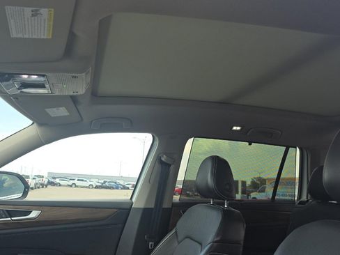 Used 2024 Volkswagen Atlas SE FWD image 13