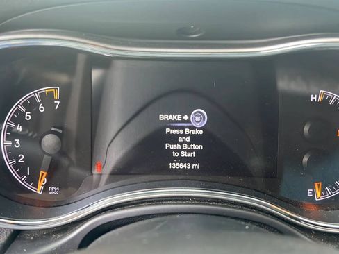 Used 2017 Jeep Grand Cherokee Altitude AWD/4WD image 13