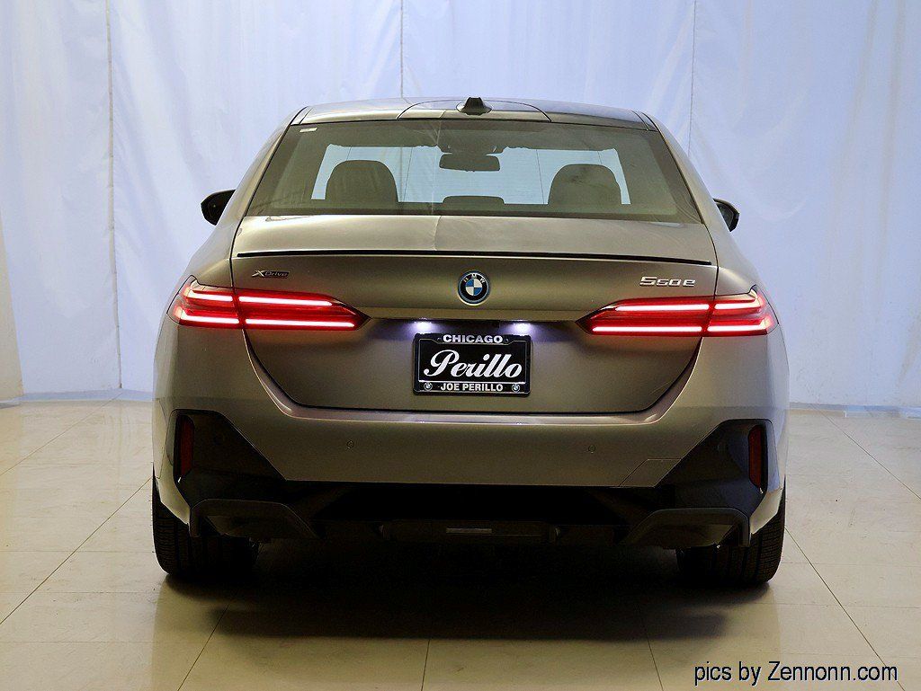 Used 2027 BMW 550e xDrive w/ Executive Package AWD/4WD image 7