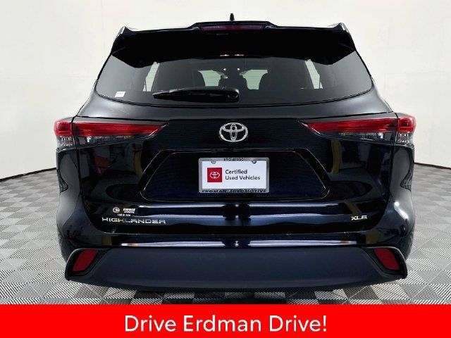 Used 2021 Toyota Highlander XLE FWD image 22
