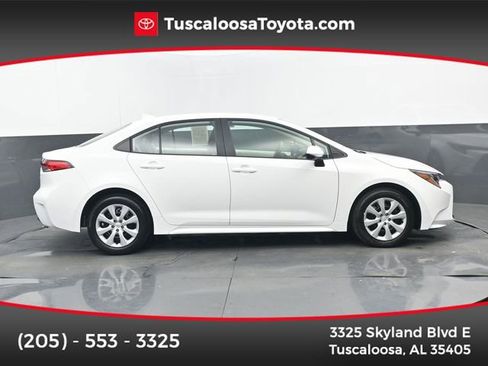 Used 2024 Toyota Corolla LE image 1