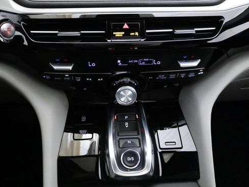 Certified 2024 Acura MDX SH-AWD w/ Technology Package image 26