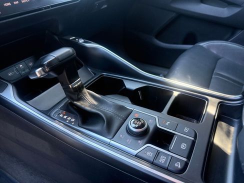 Used 2024 Kia Sorento S image 40