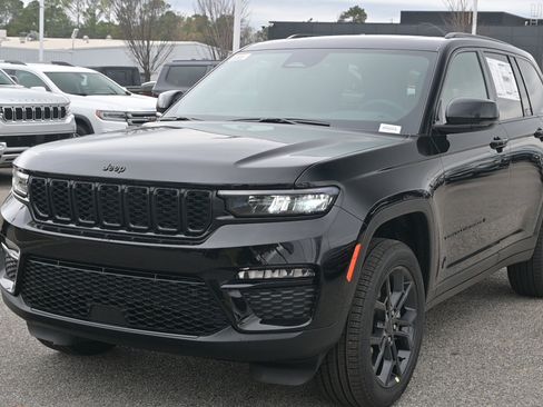 New 2025 Jeep Grand Cherokee Limited AWD/4WD image 3