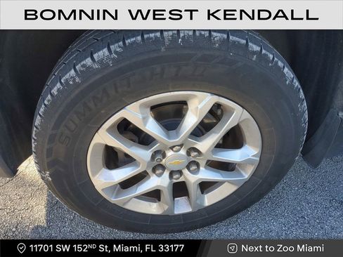 Used 2021 Chevrolet Traverse LT image 9