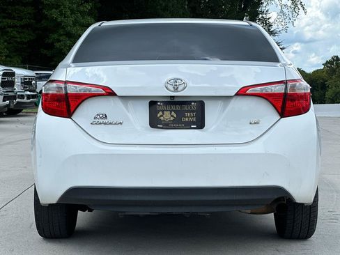 Used 2015 Toyota Corolla LE FWD image 6