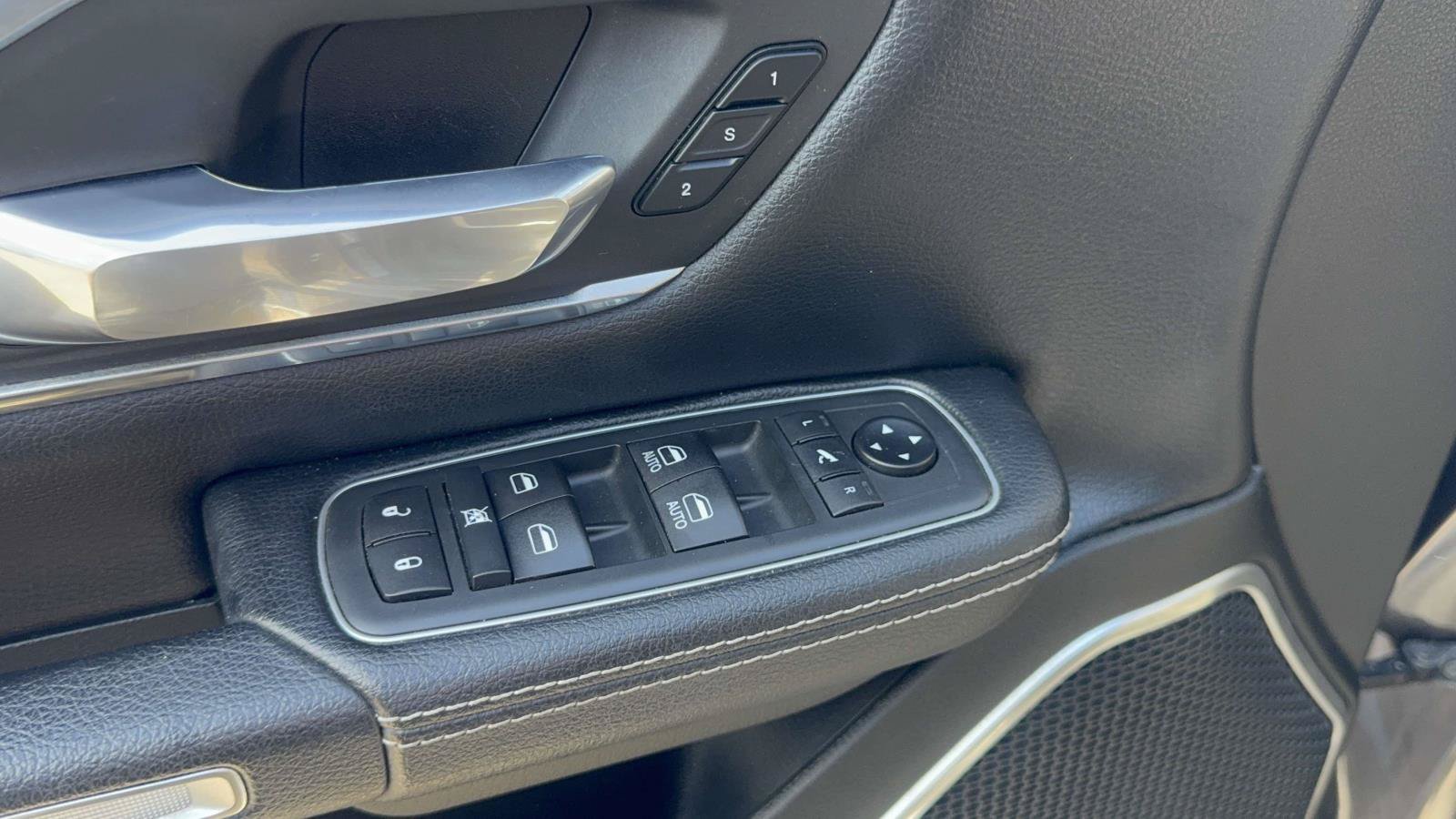 Used 2020 RAM 1500 Laramie AWD/4WD image 21