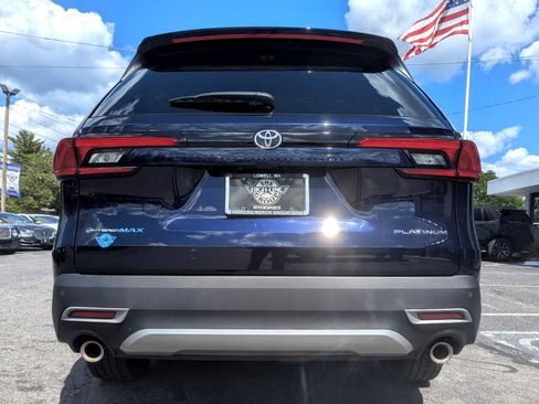 Used 2024 Toyota Grand Highlander AWD Hybrid image 9