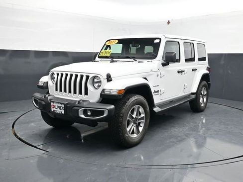 Used 2021 Jeep Wrangler Unlimited Sahara w/ Uconnect 4C Nav & Sound Group AWD/4WD image 4