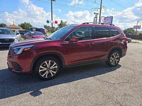 Used 2023 Subaru Forester Limited image 17