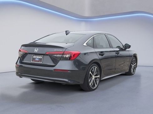 Used 2024 Honda Civic Touring image 3