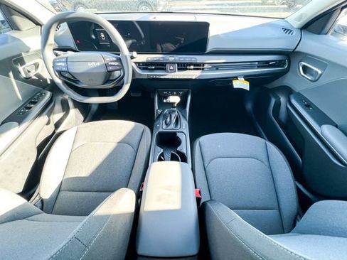 New 2025 Kia K4 LXS image 13
