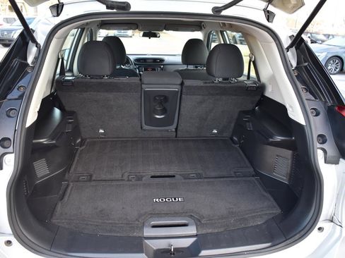 Used 2018 Nissan Rogue S image 42