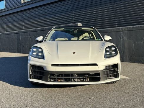 Certified 2025 Porsche Panamera 4 image 13