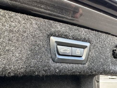 Used 2022 BMW 530i xDrive 530i xDrive w/ Luxury Seating Package image 37