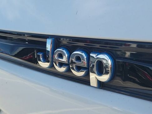 Used 2022 Jeep Grand Cherokee Limited 4xe w/ Luxury Tech Group II AWD/4WD image 8